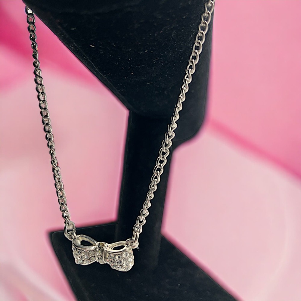 Vintage Rhinestone Bow Silver-Tone 10.5 Inch Chain Bracelet!